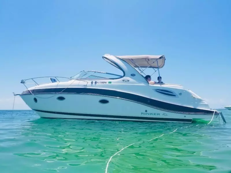 2013 Rinker 290 Express Cruiser