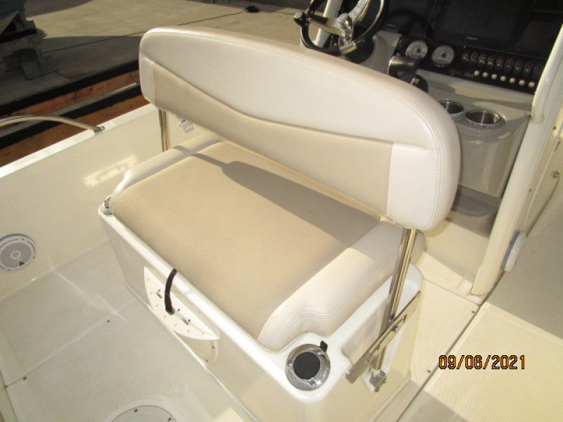 24' Boston Whaler helm benchseat2