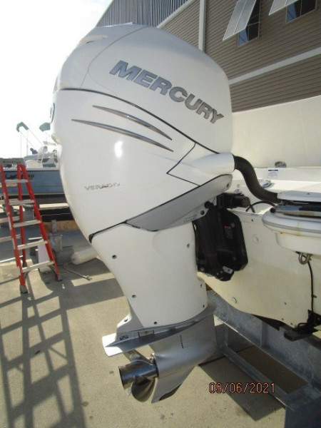 24' Boston Whaler outboard3