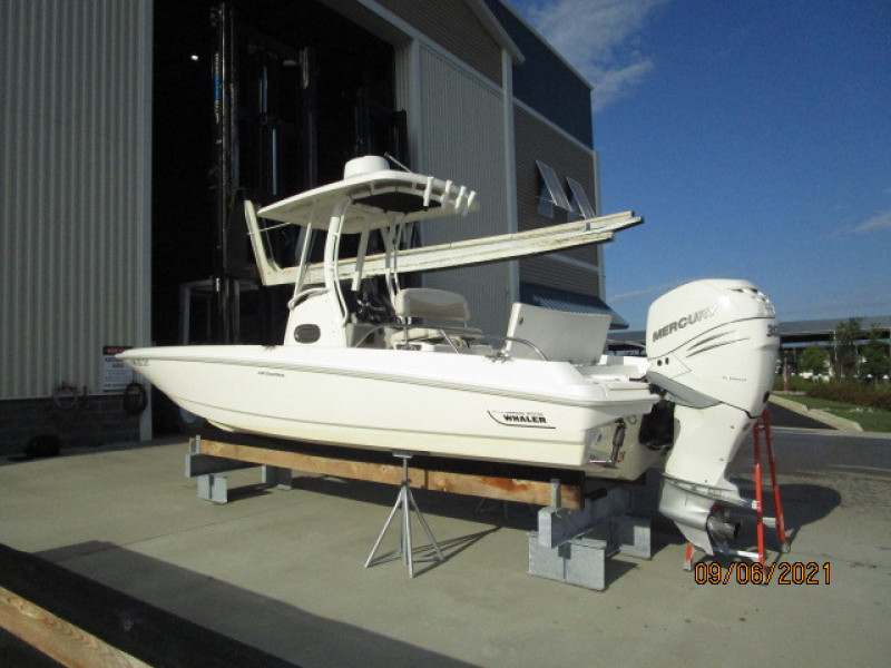 24' Boston Whaler port aft profile