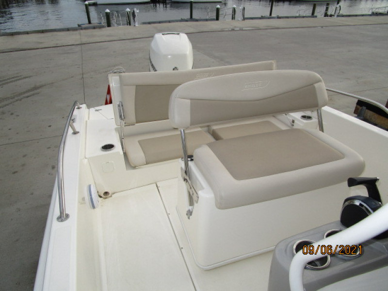 24' Boston Whaler aftdeck aft