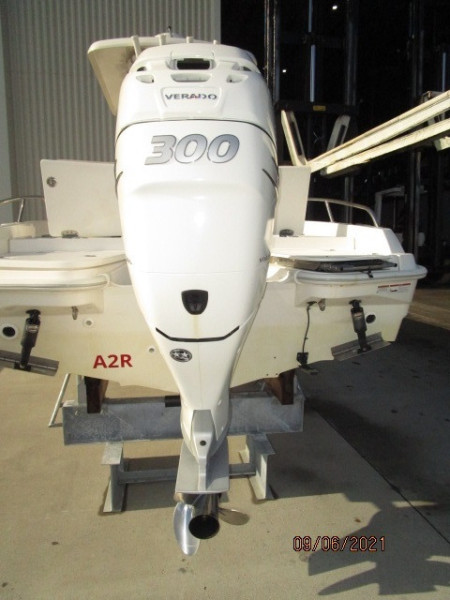 24' Boston Whaler outboard2