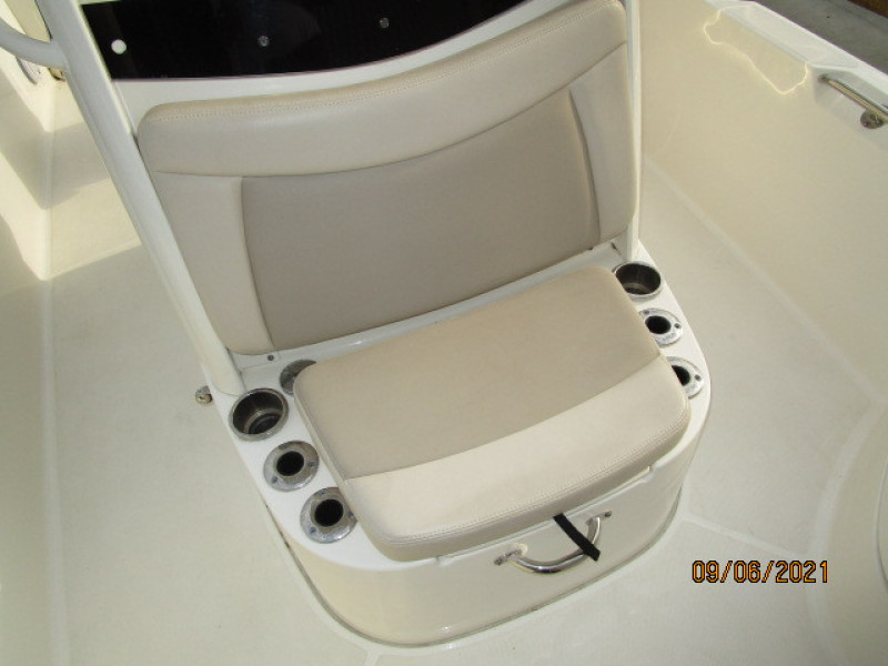 24' Boston Whaler console forward seating