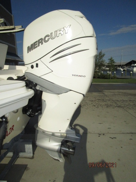 24' Boston Whaler outboard1