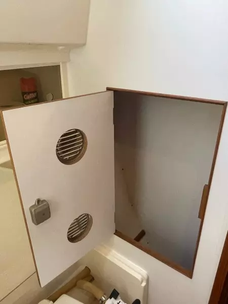 Wet locker
