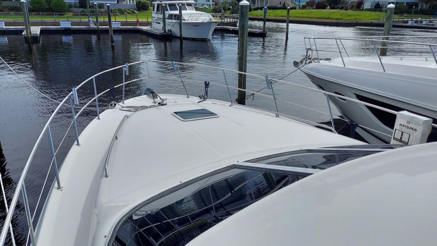 2001 Sea Ray 400 Sedan Bridge