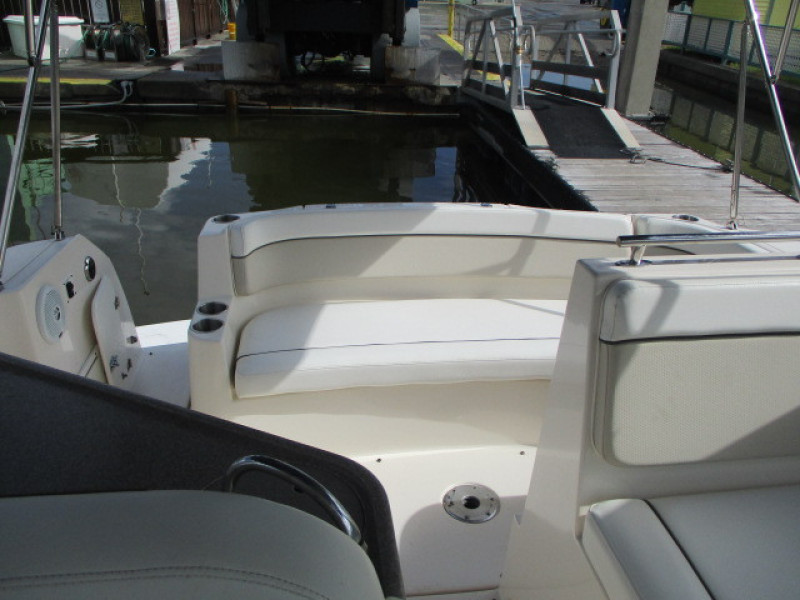 2007 Rinker Fiesta Vet