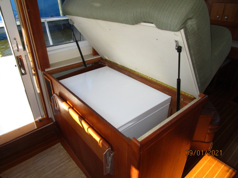 43' Mainship freezer
