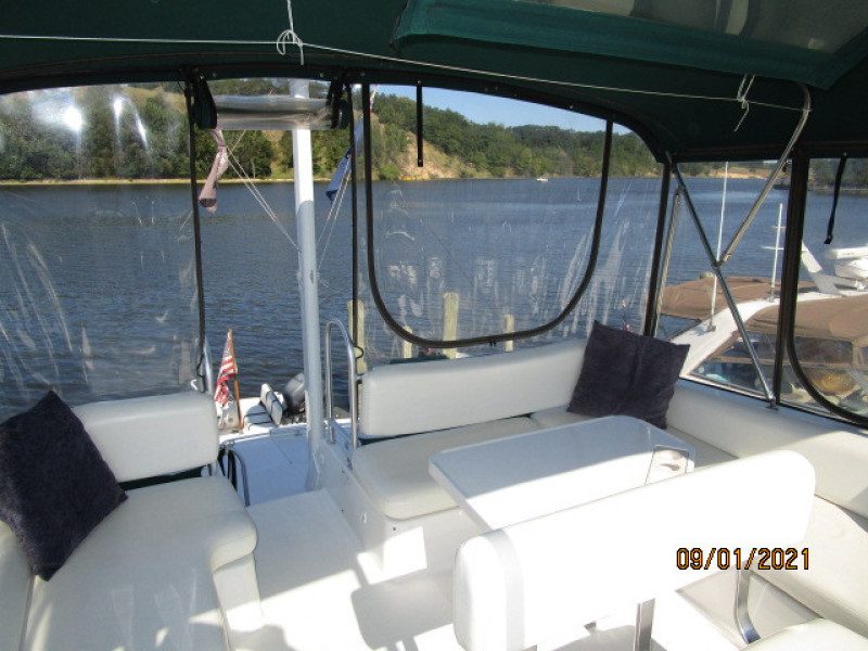 43' Mainship flybridge aft