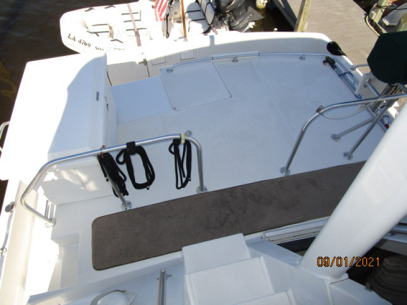 43' Mainship trunk cabin aft