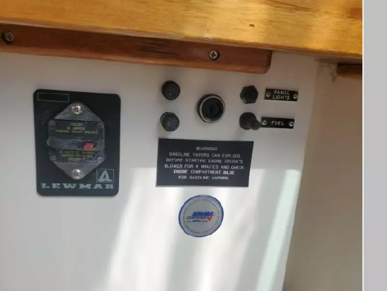2005 Hunt Yachts Surf Hunter