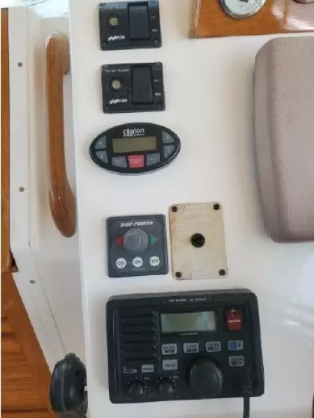 2005 Hunt Yachts Surf Hunter