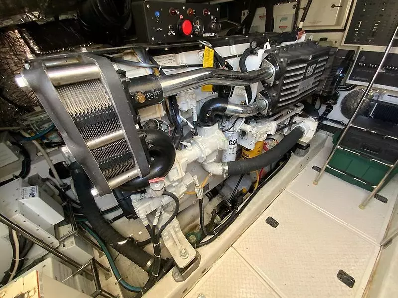 2000 Tiara Yachts 5200 Express