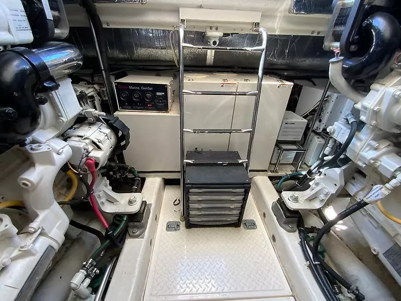 2000 Tiara Yachts 5200 Express