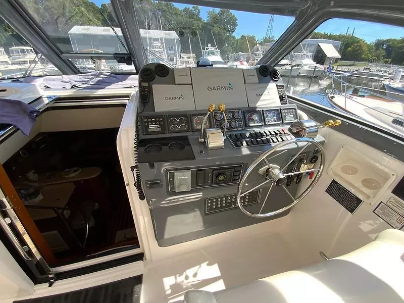 2000 Tiara Yachts 5200 Express