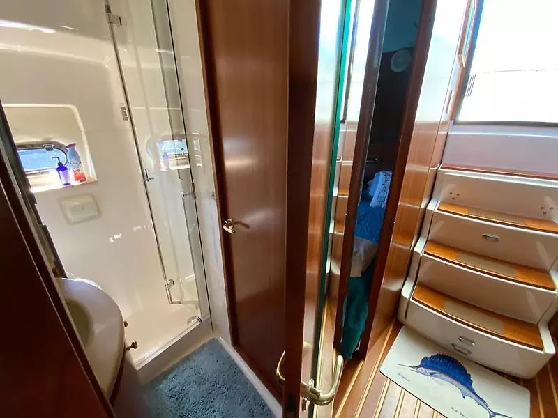 2000 Tiara Yachts 5200 Express