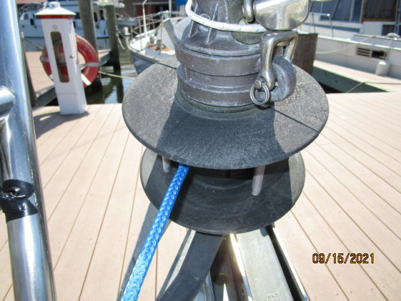 31' Cal roller furler