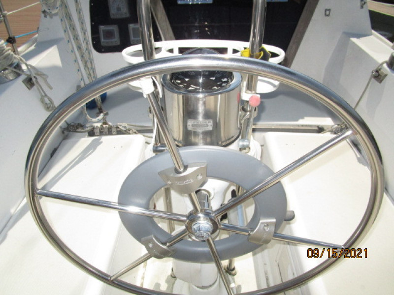 31' Cal cockpit helm