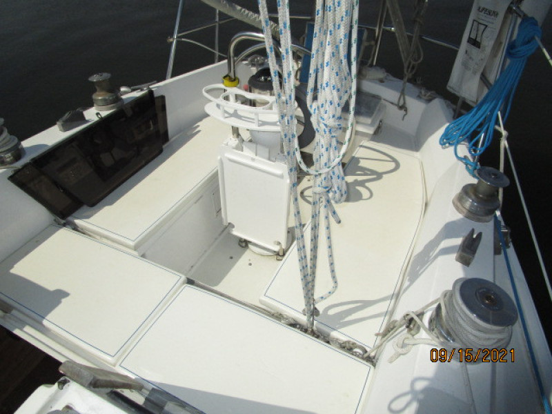 31' Cal cockpit aft1