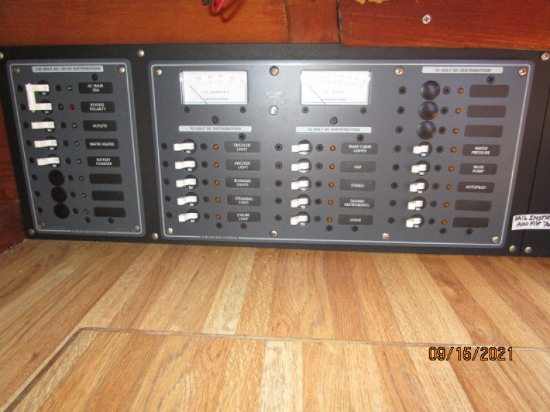 31' Cal electrical panel