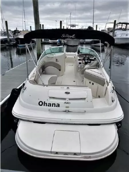 2004 Sea Ray 240 Sundeck
