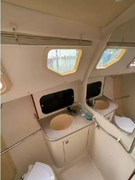 2001 Hunter Sloop
