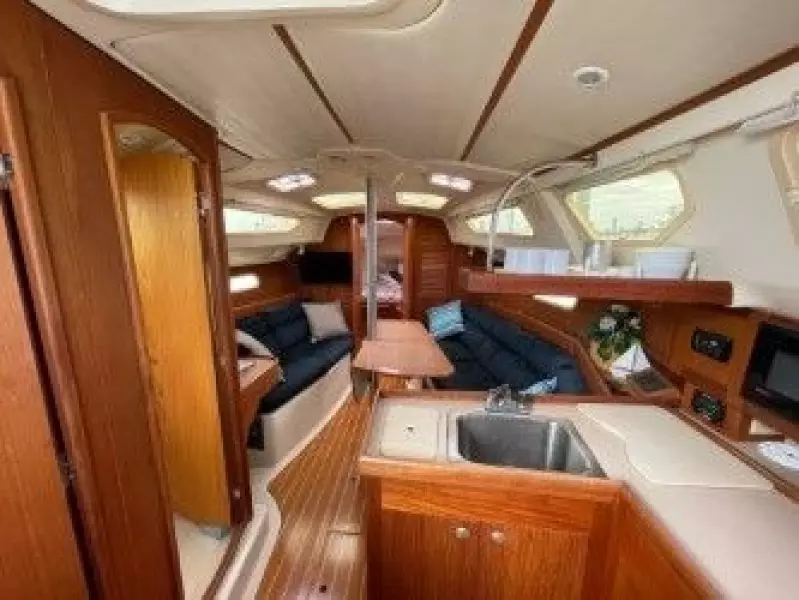 2001 Hunter Sloop