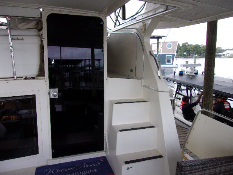 1985 Chris-Craft 425