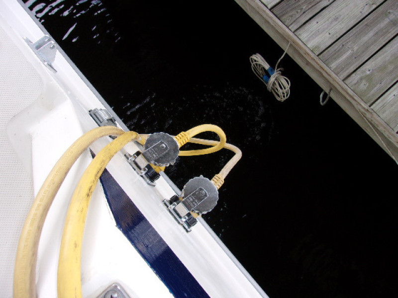 1985 Chris-Craft 425