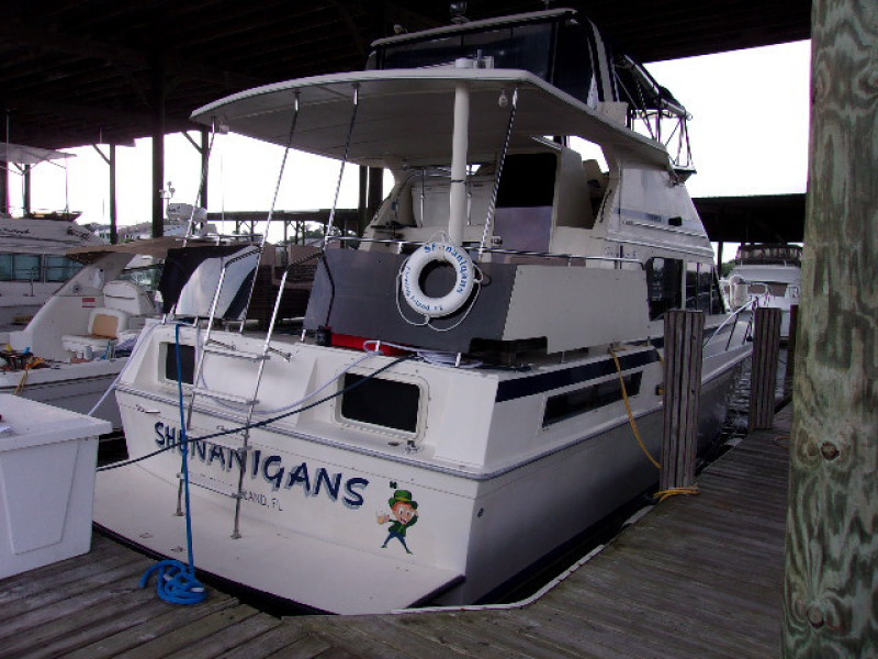 1985 Chris-Craft 425