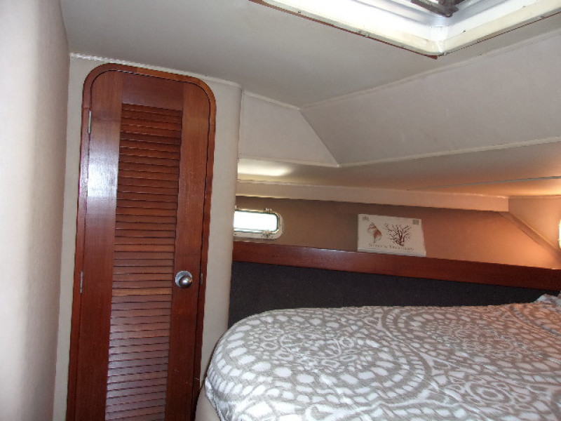 1985 Chris-Craft 425