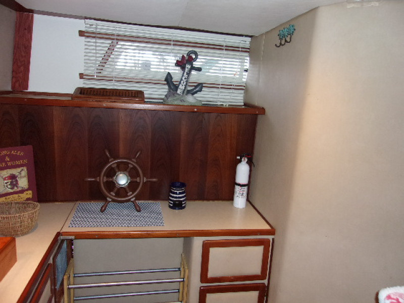 1985 Chris-Craft 425