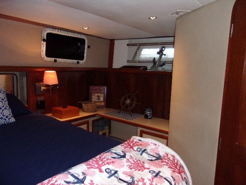 1985 Chris-Craft 425