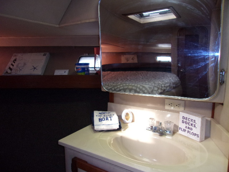 1985 Chris-Craft 425