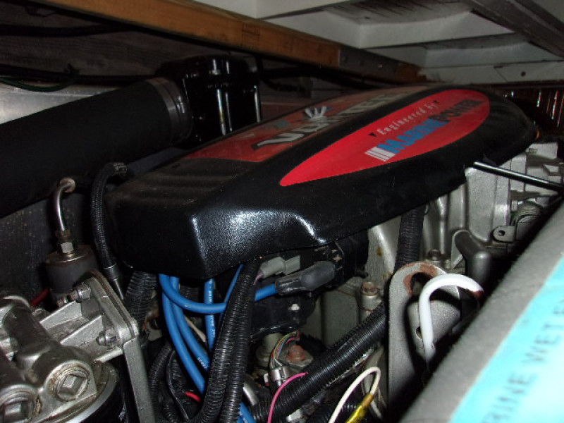 1985 Chris-Craft 425