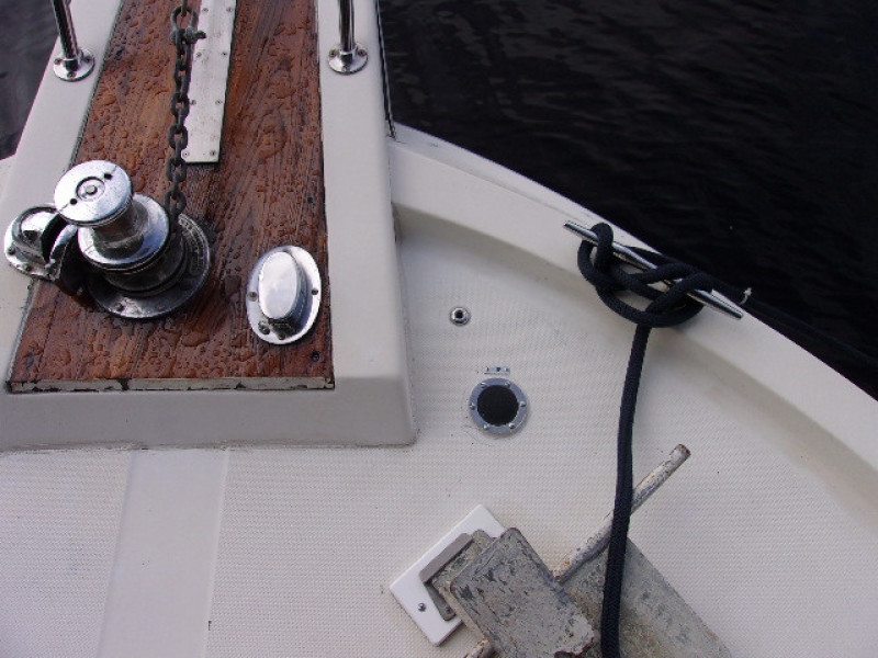 1985 Chris-Craft 425