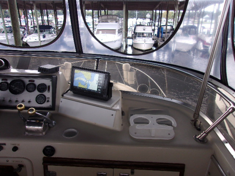 1985 Chris-Craft 425