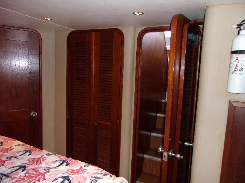 1985 Chris-Craft 425