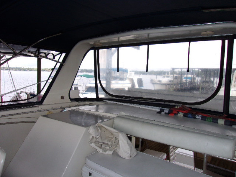 1985 Chris-Craft 425