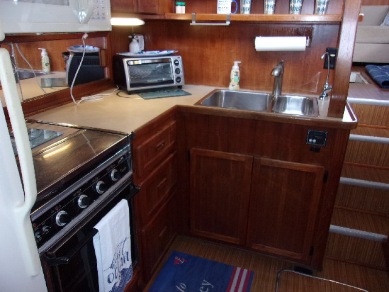 1985 Chris-Craft 425