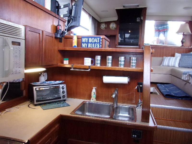 1985 Chris-Craft 425