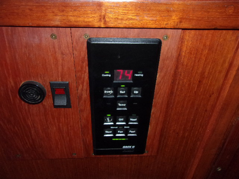 1985 Chris-Craft 425