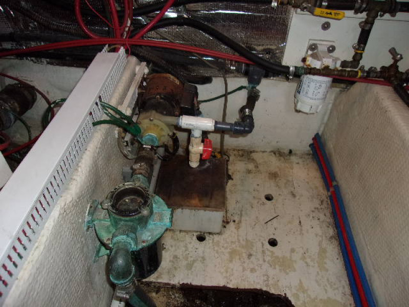 1985 Chris-Craft 425