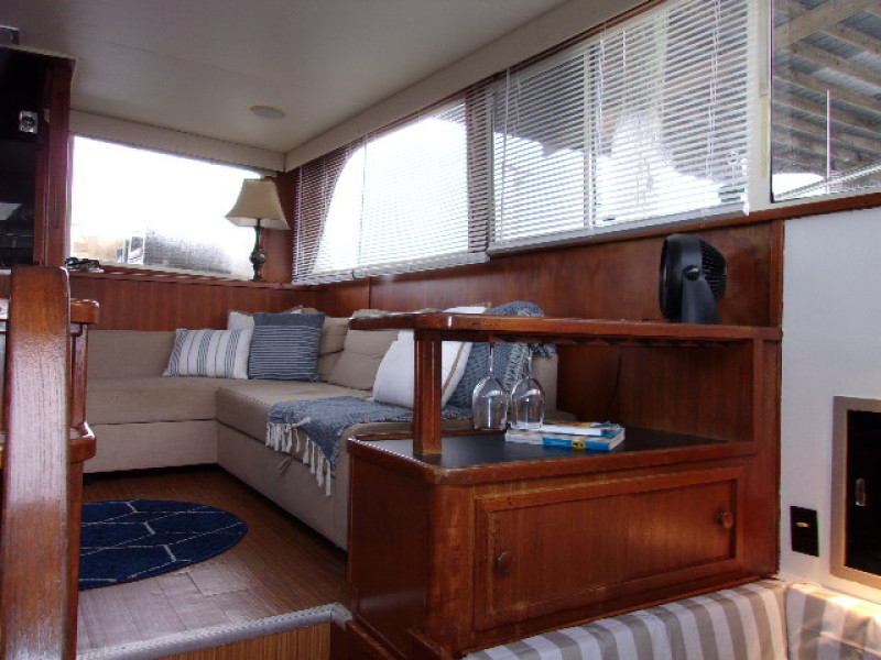 1985 Chris-Craft 425
