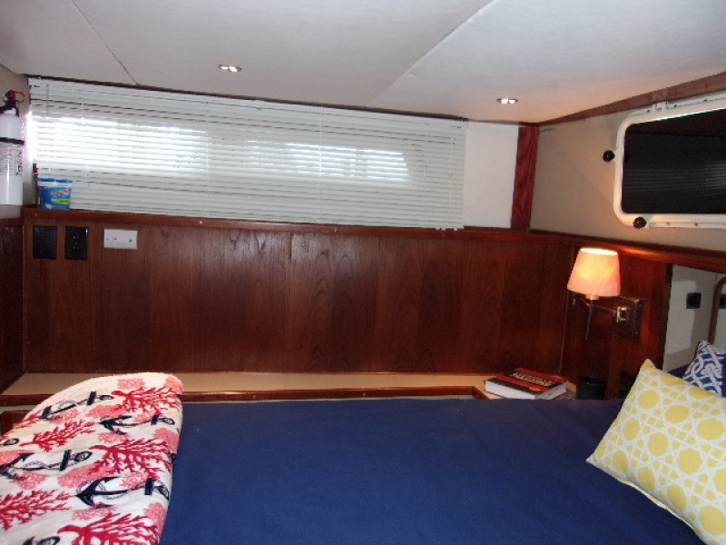 1985 Chris-Craft 425