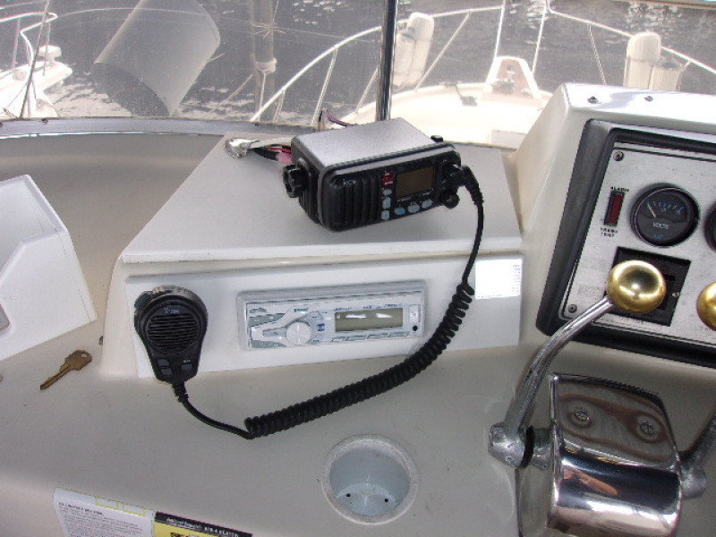 1985 Chris-Craft 425