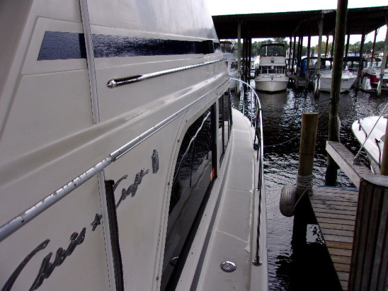 1985 Chris-Craft 425