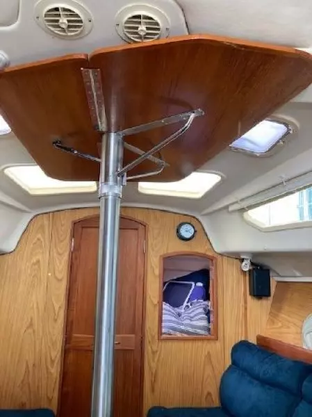 2001 Hunter 320