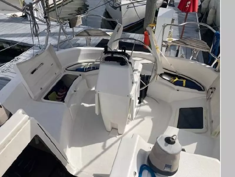 2001 Hunter 320