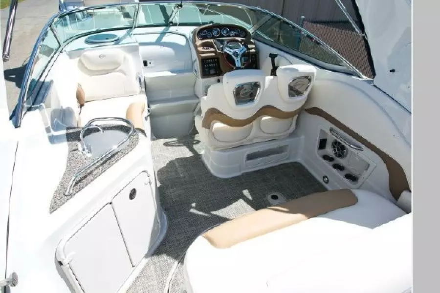 2019 Crownline 264 CR